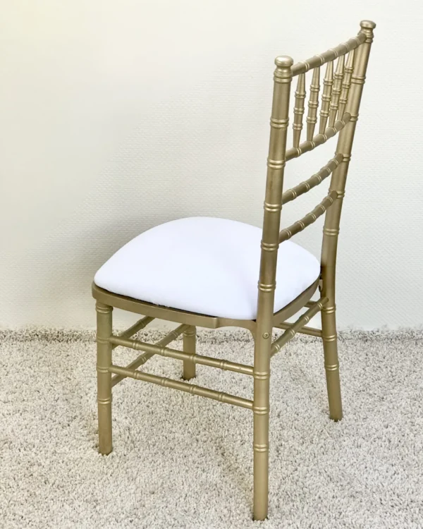 Chiavari kėdė su Baltos spalvos veliūro pagalvėle