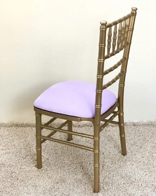 Chiavari kėdė su Levandų spalvos veliūro pagalvėle